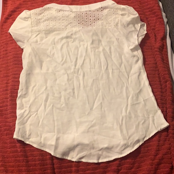 Cute white blouse. - Picture 2 of 2